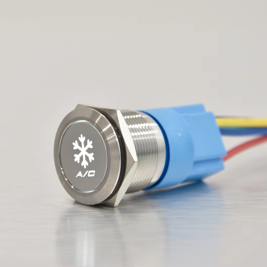 Savage Switch Silver Latching Air Conditioning - Silver