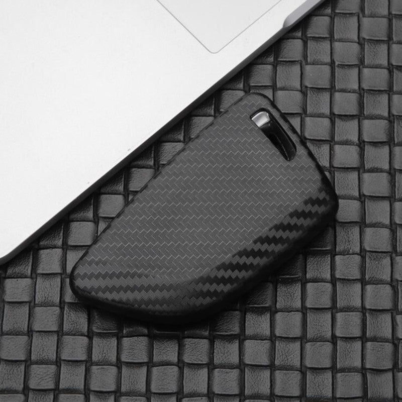 Replacement 4-button smart key case for BMW – closed carbon fibre textured back of the case